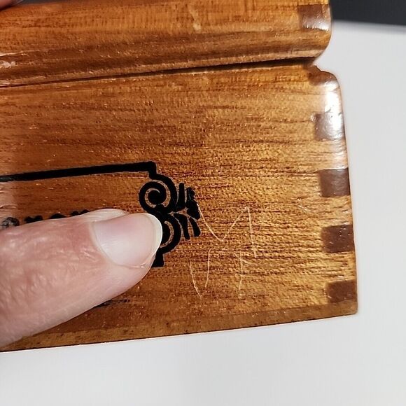 Arturo Fuente Corona Hand Made In Dominican Republic Box - Picture 11 of 16